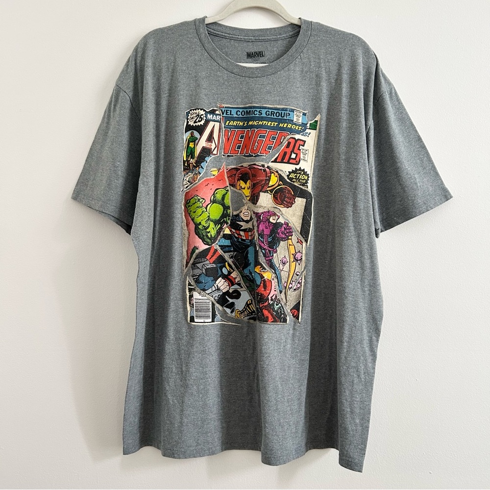 4/$25 Marvel Avengers Comic Graphic Short Sleeve T-Shirt in Grey size 2X Disney